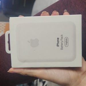 Iphone battery pack (magsafe)